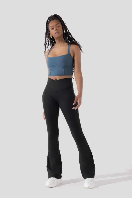 Bold Street Look POPFLEX® Crisscross Hourglass® Flared Leggings with Pockets - Black