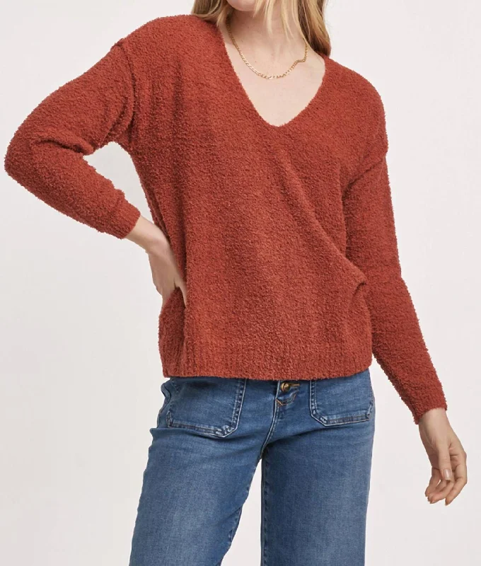 Calleen V Neck Sweater In Red